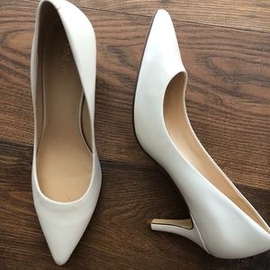 Never Worn Cream White Nine West Pumps 9M
